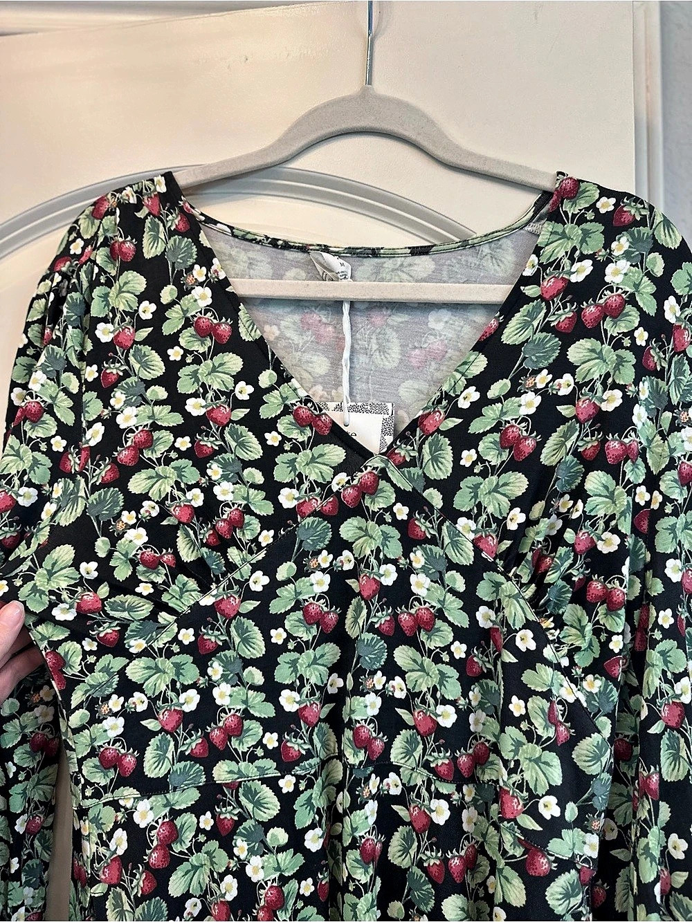 kate quinn strawberry vine Midi Dress in Black & Green Size Medium bamboo NWT - Picture 6 of 12